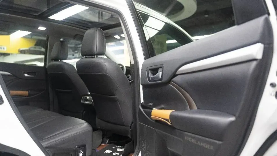 2017 Toyota Highlander 2.0T 220HP L4 6AT,autocango,china used car exporter,china ev exporter,chinese used car exporter,chinese used ev exporter