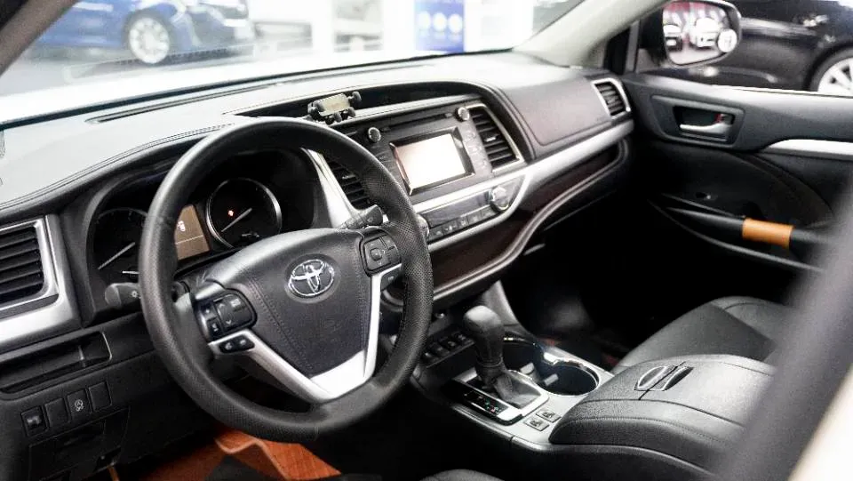 2017 Toyota Highlander 2.0T 220HP L4 6AT,autocango,china used car exporter,china ev exporter,chinese used car exporter,chinese used ev exporter