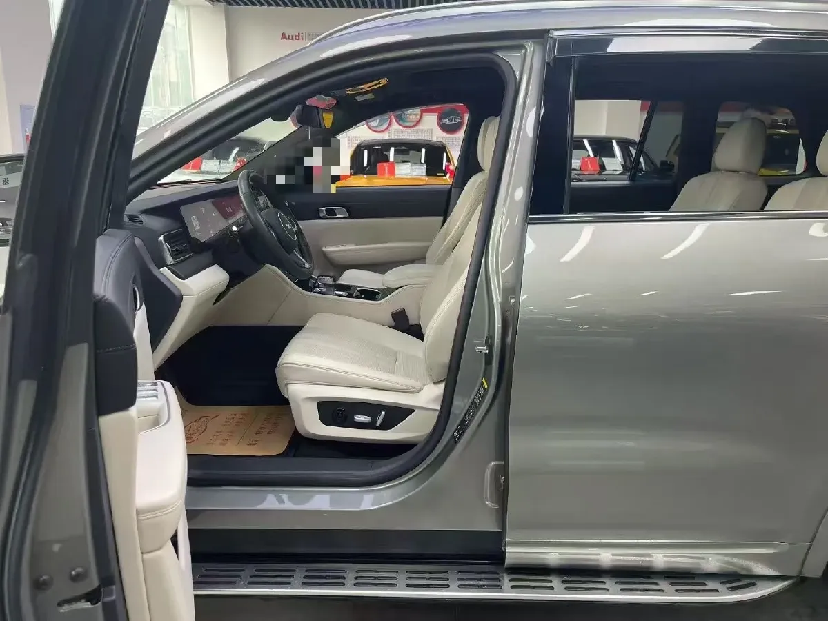2020 Li ONE Range Extended 131HP REEV 40.5KWH,autocango,china used car exporter,china ev exporter,chinese used car exporter,chinese used ev exporter