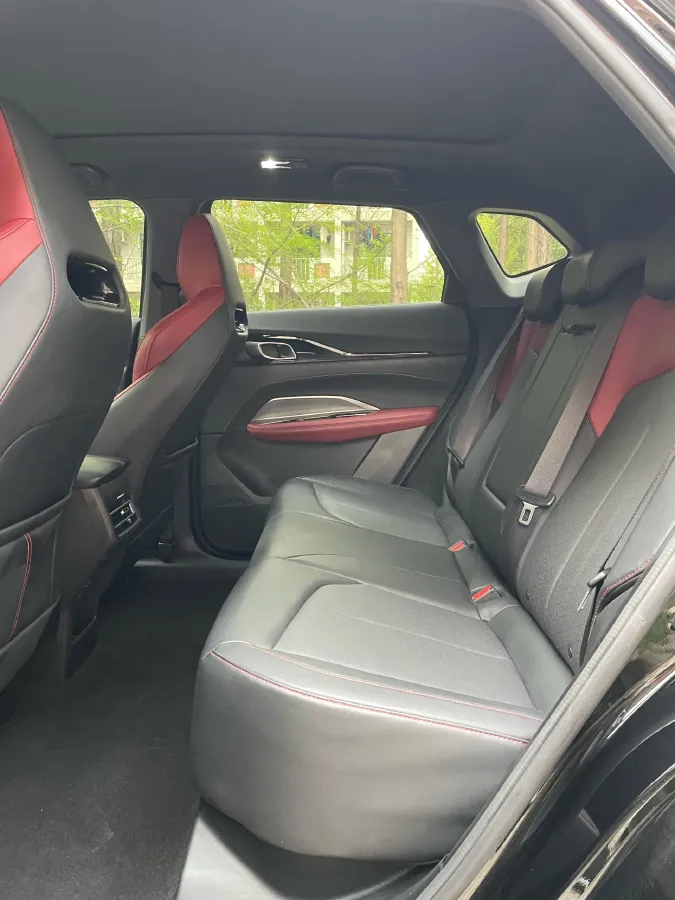 2022 Roewe RX5 MAX 1.5T 181HP L4 6AT,autocango,china used car exporter,china ev exporter,chinese used car exporter,chinese used ev exporter