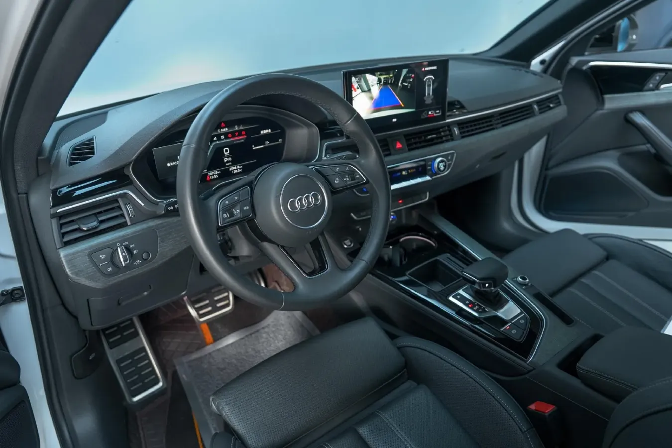 2023 Audi A4L 2.0T 190HP L4 7DCT,autocango,china used car exporter,china ev exporter,chinese used car exporter,chinese used ev exporter