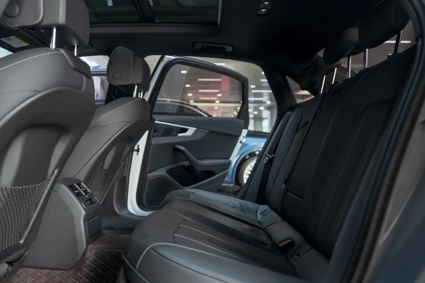 2023 Audi A4L 2.0T 190HP L4 7DCT,autocango,china used car exporter,china ev exporter,chinese used car exporter,chinese used ev exporter