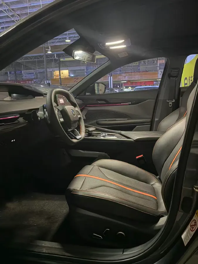 2024 ChangAn UNI-V 1.5T 188HP L4 7DCT,autocango,china used car exporter,china ev exporter,chinese used car exporter,chinese used ev exporter