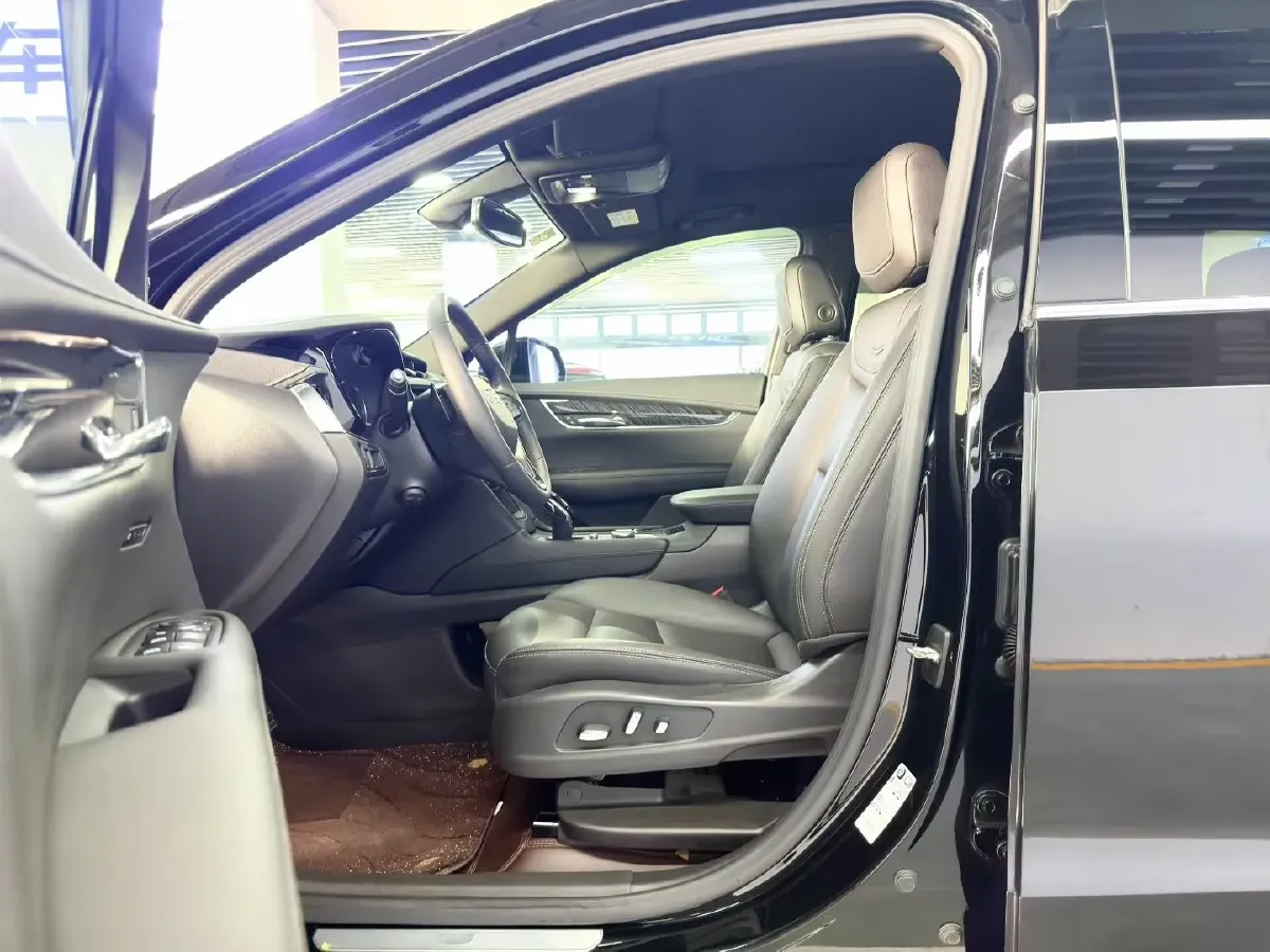 2022 Cadillac XT6 2.0T 237HP L4 9AT,autocango,china used car exporter,china ev exporter,chinese used car exporter,chinese used ev exporter