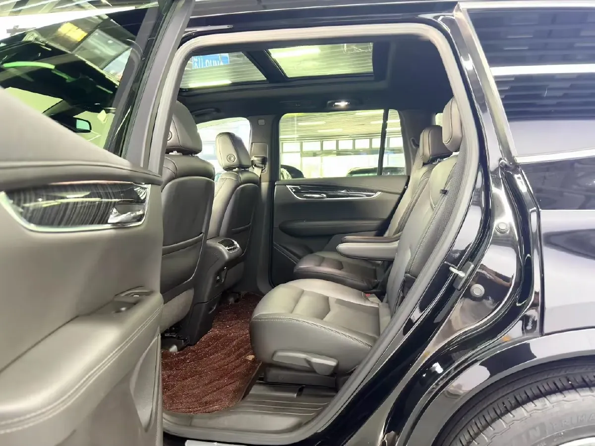 2022 Cadillac XT6 2.0T 237HP L4 9AT,autocango,china used car exporter,china ev exporter,chinese used car exporter,chinese used ev exporter