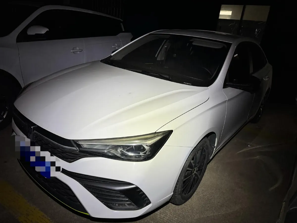 2021 Roewe i5 1.5L 120HP L4 CVT,autocango,china used car exporter,china ev exporter,chinese used car exporter,chinese used ev exporter