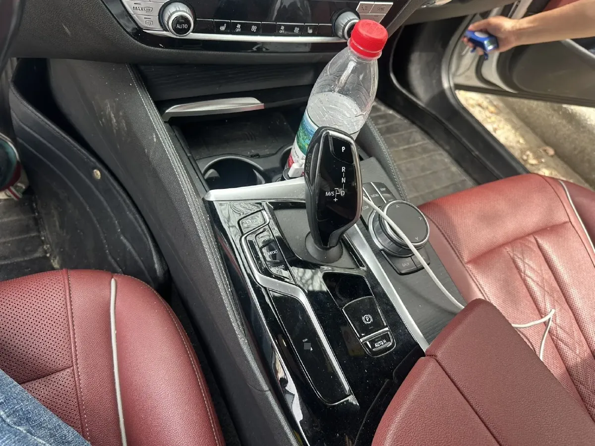 2021 BMW 5 Series 2.0T 252HP L4 8AT,autocango,china used car exporter,china ev exporter,chinese used car exporter,chinese used ev exporter