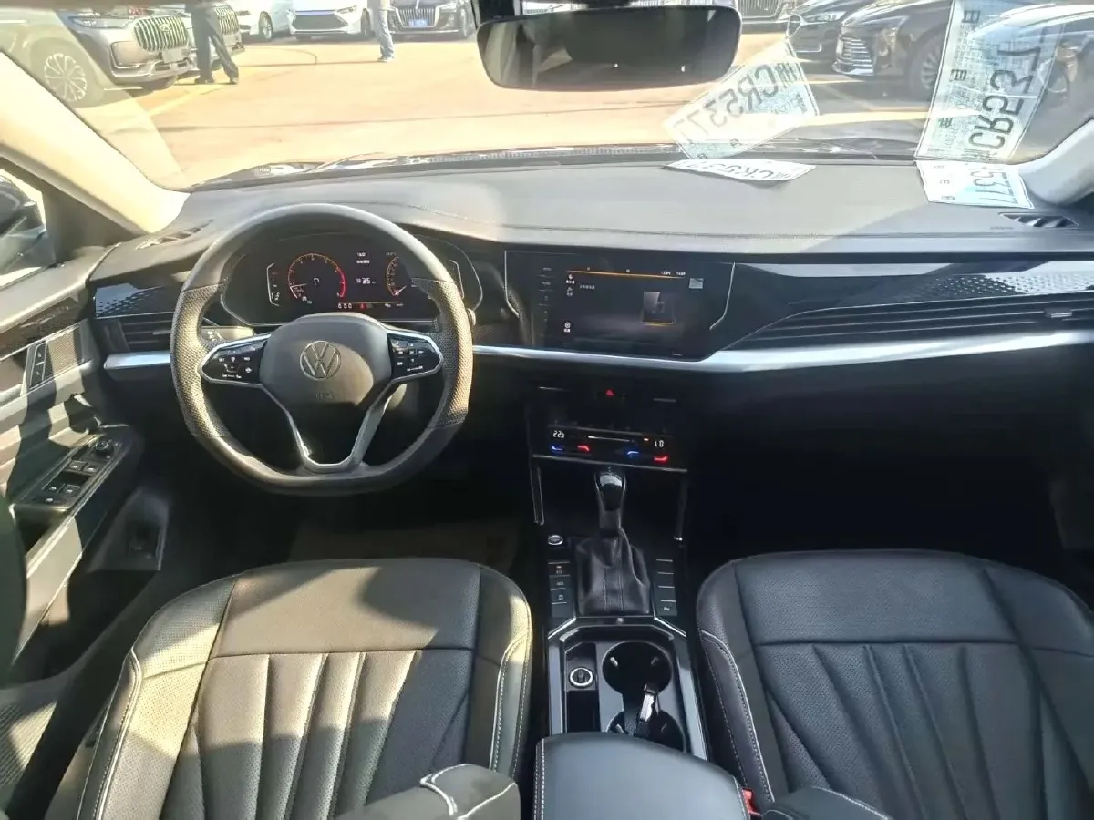 2024 Volkswagen Passat 2.0T 220HP L4 7DCT,autocango,china used car exporter,china ev exporter,chinese used car exporter,chinese used ev exporter