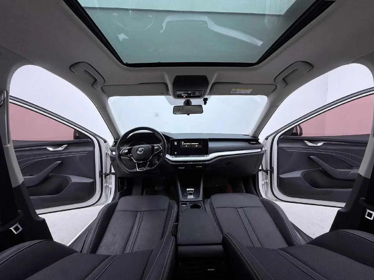 2021 Skoda Octavia 1.4T 150HP L4 7DCT,autocango,china used car exporter,china ev exporter,chinese used car exporter,chinese used ev exporter