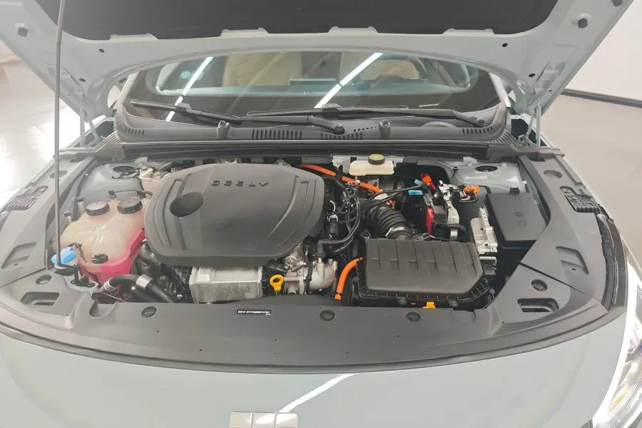 2024 Geely Galaxy L6 1.5T 163HP L4 3DHT PHEV,autocango,china used car exporter,china ev exporter,chinese used car exporter,chinese used ev exporter