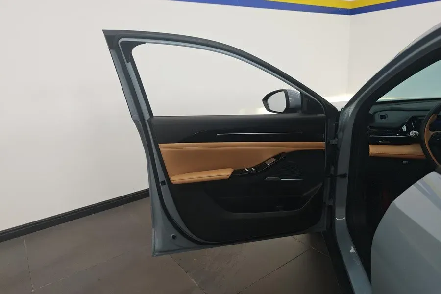 2024 Geely Galaxy L6 1.5T 163HP L4 3DHT PHEV,autocango,china used car exporter,china ev exporter,chinese used car exporter,chinese used ev exporter