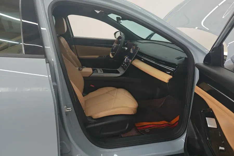 2024 Geely Galaxy L6 1.5T 163HP L4 3DHT PHEV,autocango,china used car exporter,china ev exporter,chinese used car exporter,chinese used ev exporter