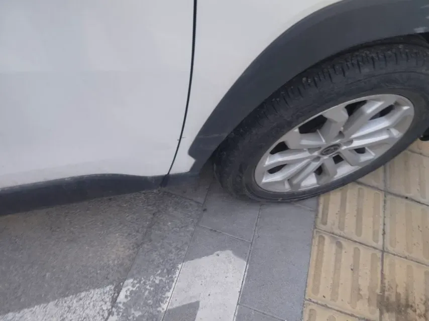 2023 Toyota Frontlander 2.0L 171HP L4 CVT,autocango,china used car exporter,china ev exporter,chinese used car exporter,chinese used ev exporter