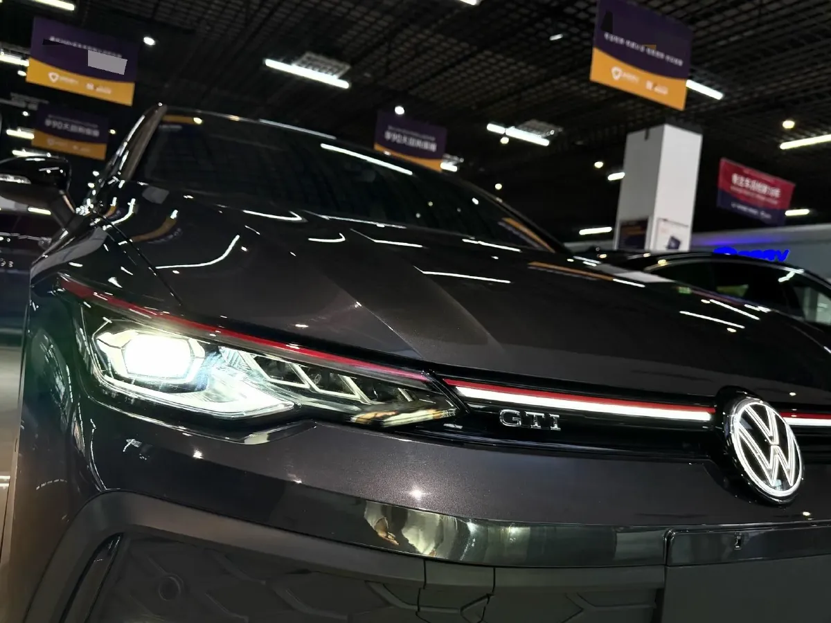 2025 Volkswagen GolfGTI 2.0T 220HP L4 7DCT,autocango,china used car exporter,china ev exporter,chinese used car exporter,chinese used ev exporter