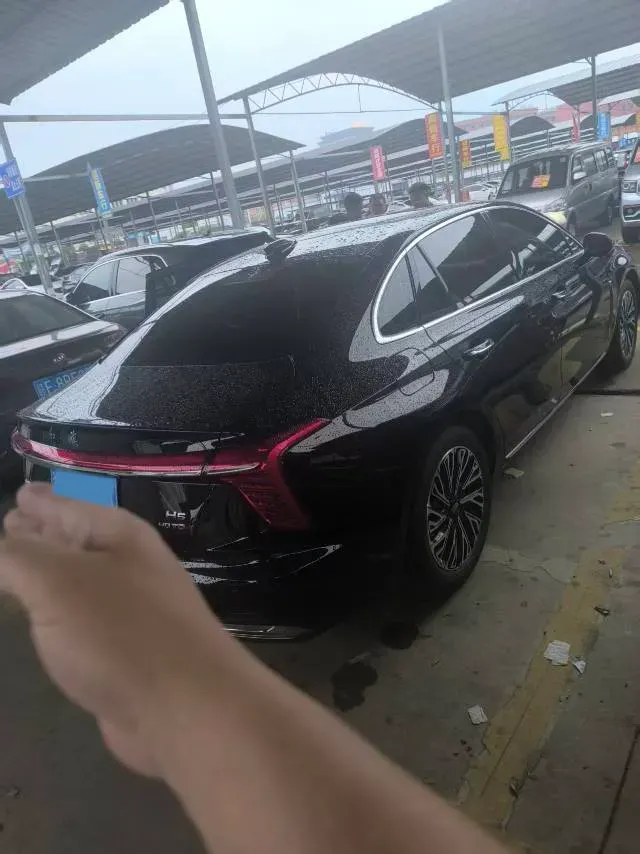 2024 HongQi H5 2.0T 224HP L4 8AT,autocango,china used car exporter,china ev exporter,chinese used car exporter,chinese used ev exporter