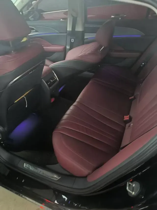 2024 HongQi H5 2.0T 224HP L4 8AT,autocango,china used car exporter,china ev exporter,chinese used car exporter,chinese used ev exporter