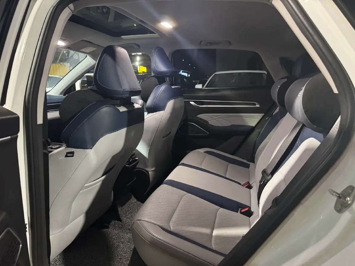 2022 Geely Emgrand 1.5L 114HP L4 CVT,autocango,china used car exporter,china ev exporter,chinese used car exporter,chinese used ev exporter