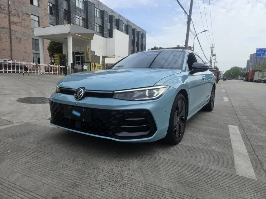 2025 Volkswagen Passat 2.0T 220HP L4 7DCT,autocango,china used car exporter,china ev exporter,chinese used car exporter,chinese used ev exporter