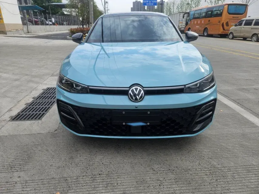 2025 Volkswagen Passat 2.0T 220HP L4 7DCT,autocango,china used car exporter,china ev exporter,chinese used car exporter,chinese used ev exporter