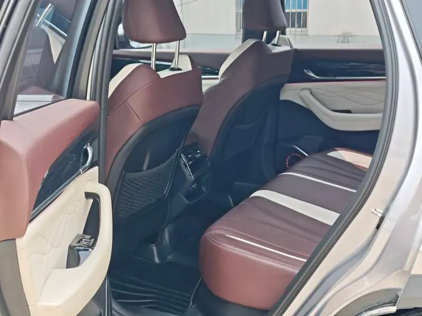 2021 Geely Monjaro 2.0T 218HP L4 7DCT,autocango,china used car exporter,china ev exporter,chinese used car exporter,chinese used ev exporter