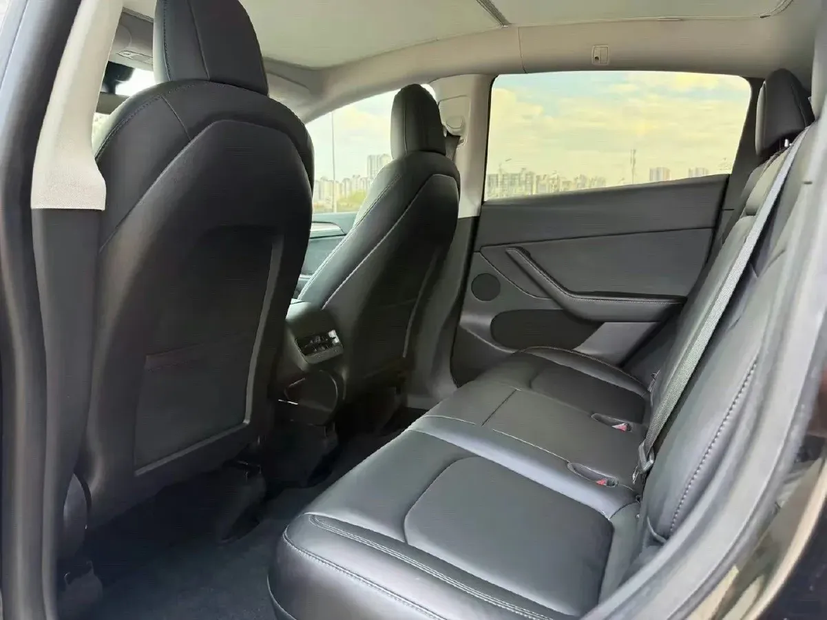 2022 Tesla Model Y BEV 60KWH,autocango,china used car exporter,china ev exporter,chinese used car exporter,chinese used ev exporter