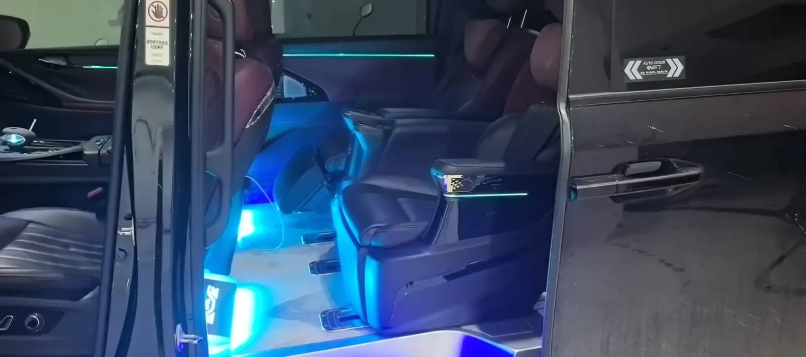 2023 GAC Trumpchi M8 2.0T 252HP L4 8AT,autocango,china used car exporter,china ev exporter,chinese used car exporter,chinese used ev exporter