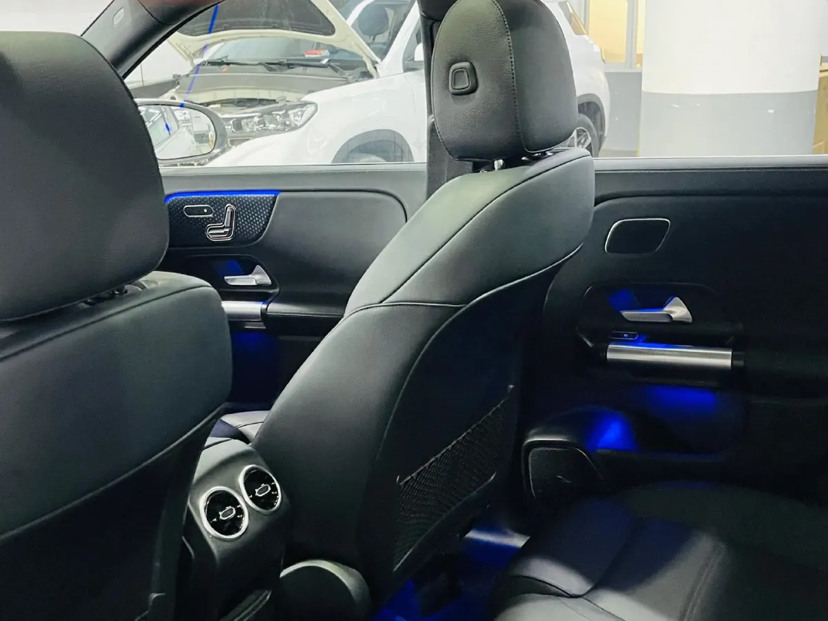 2024 Mercedes-Benz GLA Class 2.0T 190HP L4 8DCT,autocango,china used car exporter,china ev exporter,chinese used car exporter,chinese used ev exporter