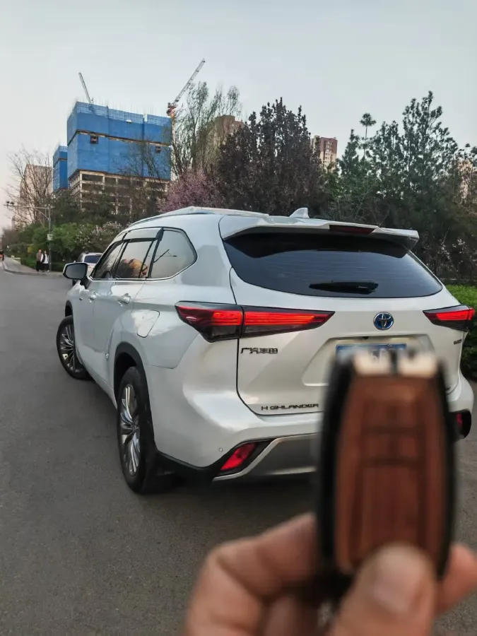 2023 Toyota Highlander 2.5L 189HP L4 E-CVT Hybrid,autocango,china used car exporter,china ev exporter,chinese used car exporter,chinese used ev exporter