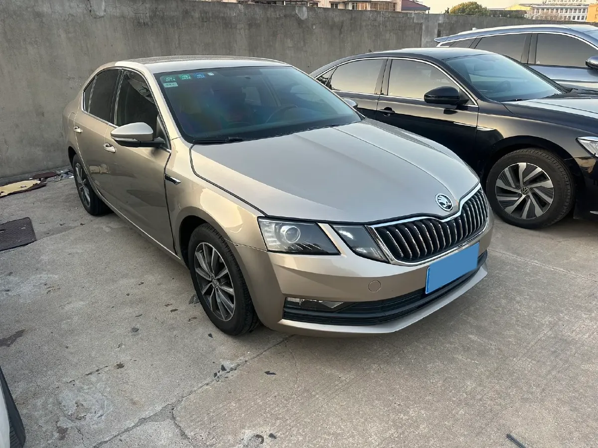 2019 Skoda Octavia 1.5L 116HP L4 6AT,autocango,china used car exporter,china ev exporter,chinese used car exporter,chinese used ev exporter