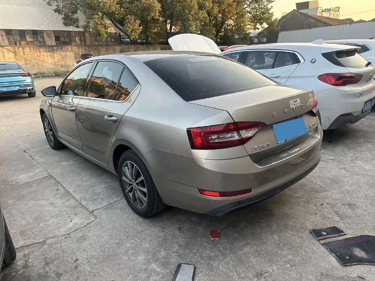 2019 Skoda Octavia 1.5L 116HP L4 6AT,autocango,china used car exporter,china ev exporter,chinese used car exporter,chinese used ev exporter