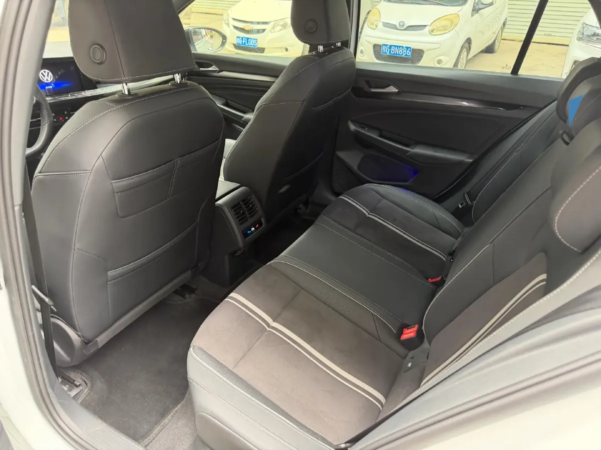 2023 Volkswagen Golf 1.4T 150HP L4 7DCT,autocango,china used car exporter,china ev exporter,chinese used car exporter,chinese used ev exporter