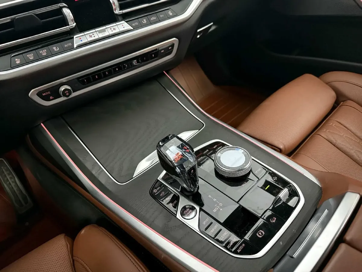 2021 BMW X7 3.0T 340HP L6 8AT,autocango,china used car exporter,china ev exporter,chinese used car exporter,chinese used ev exporter