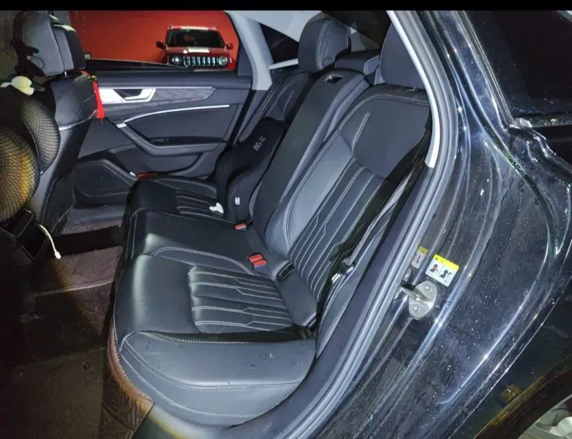 2021 Audi A6L 2.0T 224HP L4 7DCT,autocango,china used car exporter,china ev exporter,chinese used car exporter,chinese used ev exporter