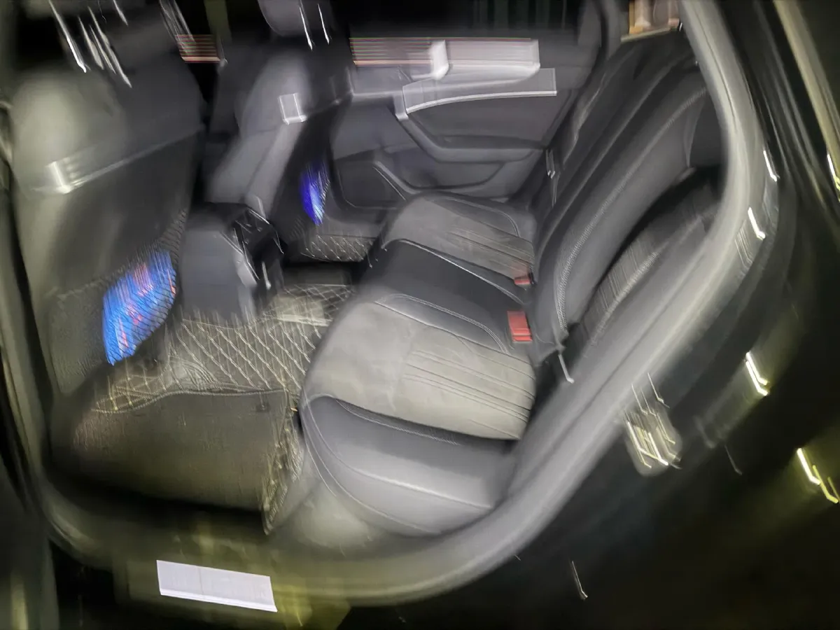 2020 Audi A6L 2.0T 252HP L4 7DCT PHEV 14.1KWH,autocango,china used car exporter,china ev exporter,chinese used car exporter,chinese used ev exporter