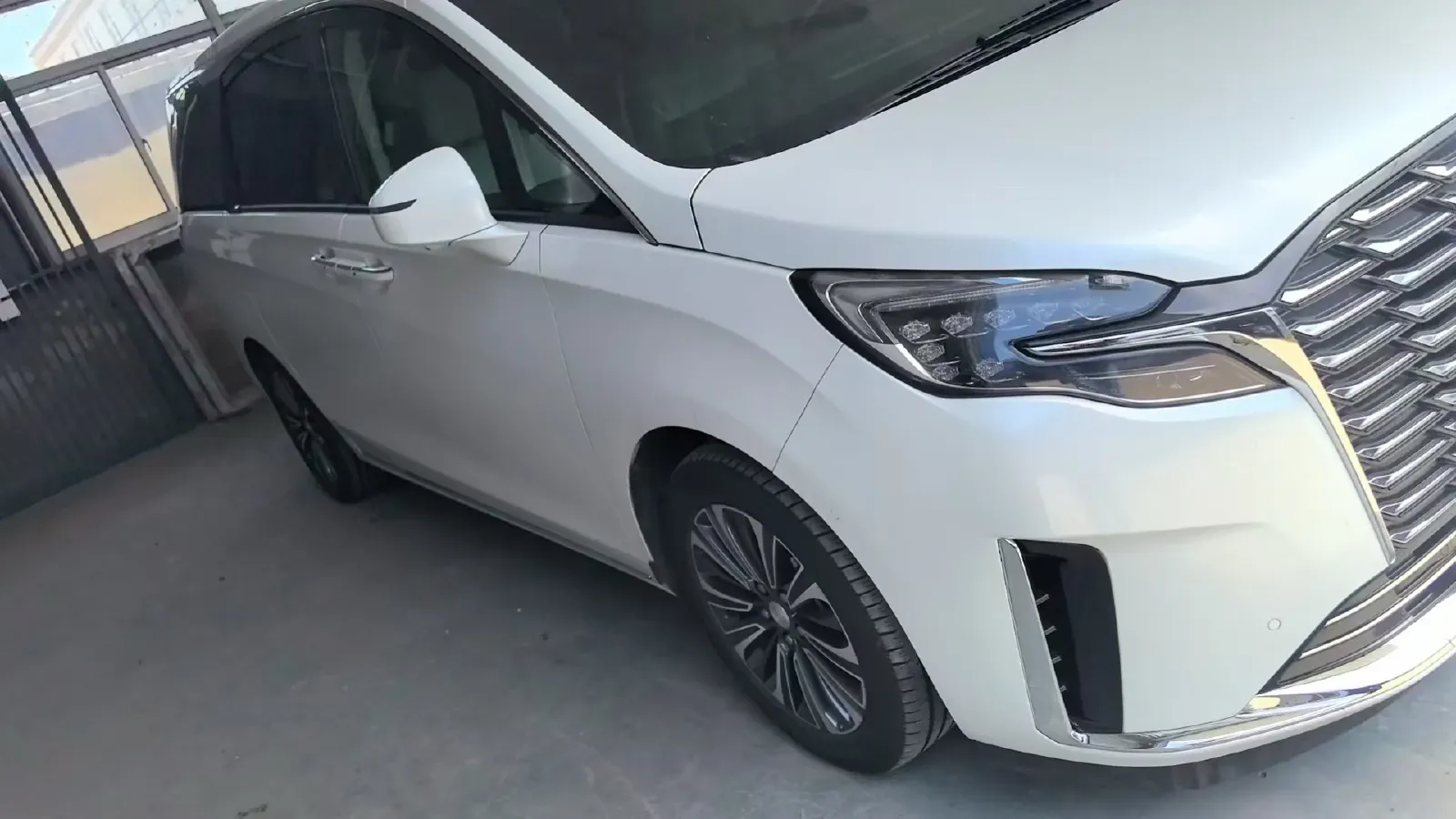 2022 Buick GL8 2.0T 237HP L4 9AT,autocango,china used car exporter,china ev exporter,chinese used car exporter,chinese used ev exporter