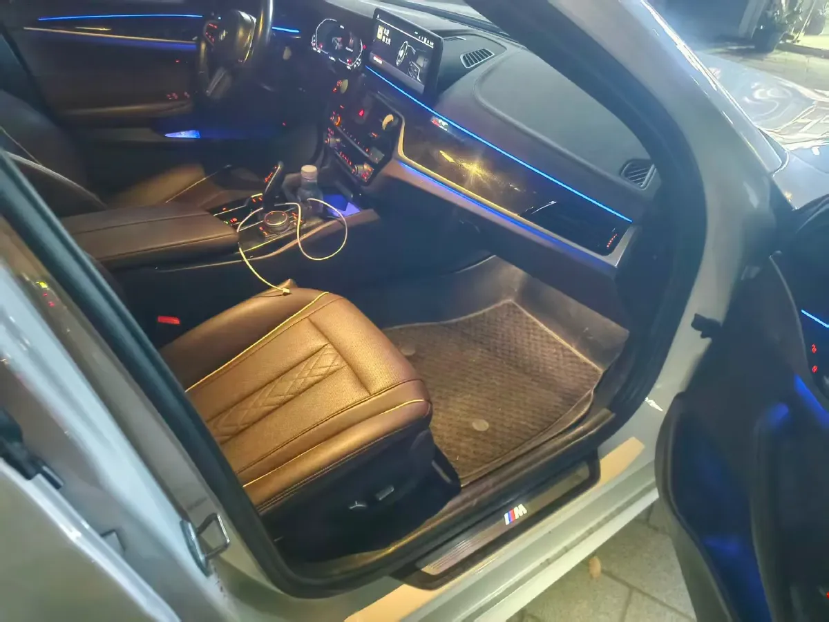 2022 Buick GL8 2.0T 237HP L4 9AT,autocango,china used car exporter,china ev exporter,chinese used car exporter,chinese used ev exporter