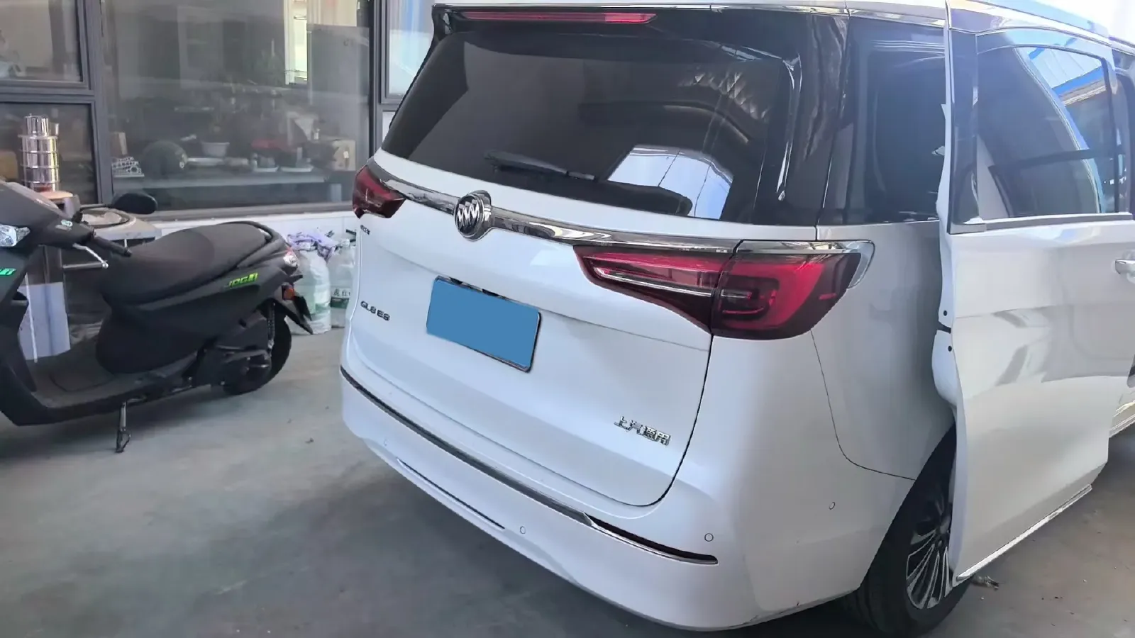 2022 Buick GL8 2.0T 237HP L4 9AT,autocango,china used car exporter,china ev exporter,chinese used car exporter,chinese used ev exporter