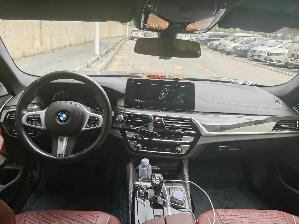 2021 BMW 5 Series 2.0T 184HP L4 8AT,autocango,china used car exporter,china ev exporter,chinese used car exporter,chinese used ev exporter