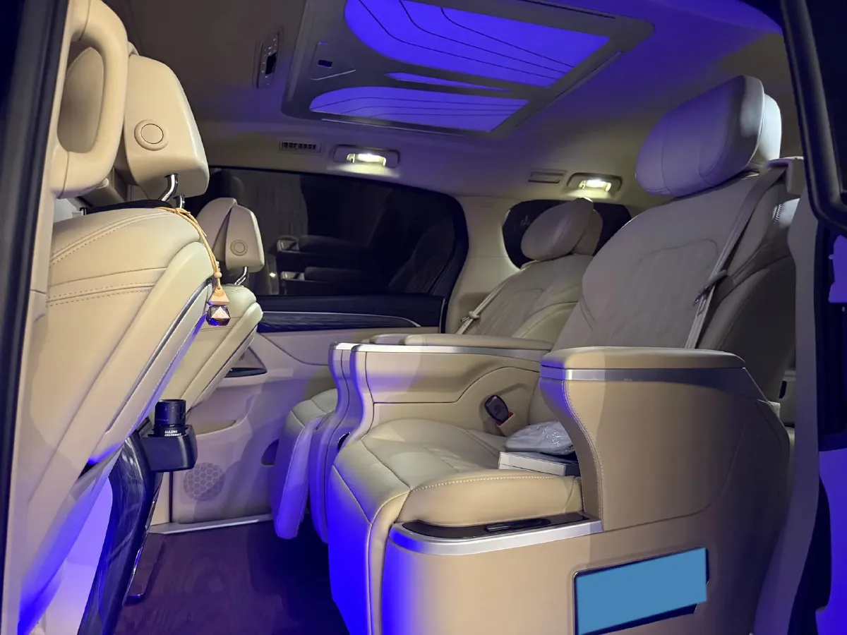 2023 Buick GL8 2.0T 237HP L4 9AT,autocango,china used car exporter,china ev exporter,chinese used car exporter,chinese used ev exporter