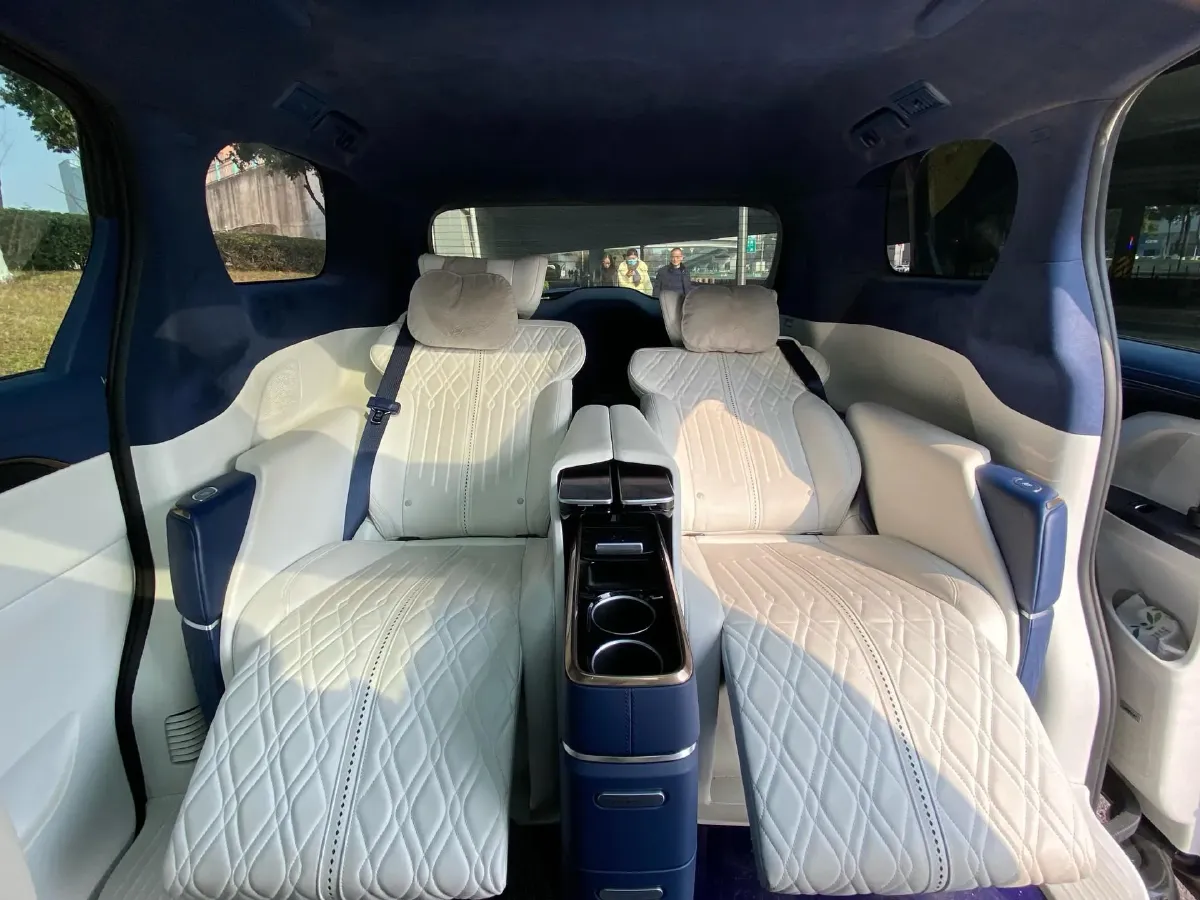 2021 Buick GL8 2.0T 237HP L4 9AT,autocango,china used car exporter,china ev exporter,chinese used car exporter,chinese used ev exporter