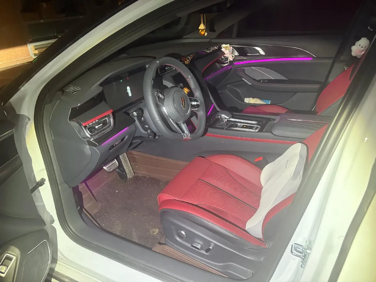 2025 HongQi H6 2.0T 252HP L4 8AT,autocango,china used car exporter,china ev exporter,chinese used car exporter,chinese used ev exporter