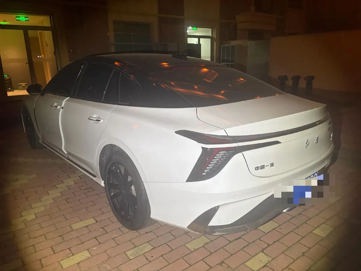 2025 HongQi H6 2.0T 252HP L4 8AT,autocango,china used car exporter,china ev exporter,chinese used car exporter,chinese used ev exporter