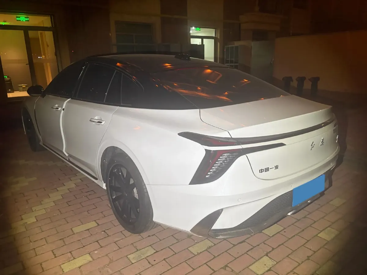 2025 HongQi H6 2.0T 252HP L4 8AT,autocango,china used car exporter,china ev exporter,chinese used car exporter,chinese used ev exporter