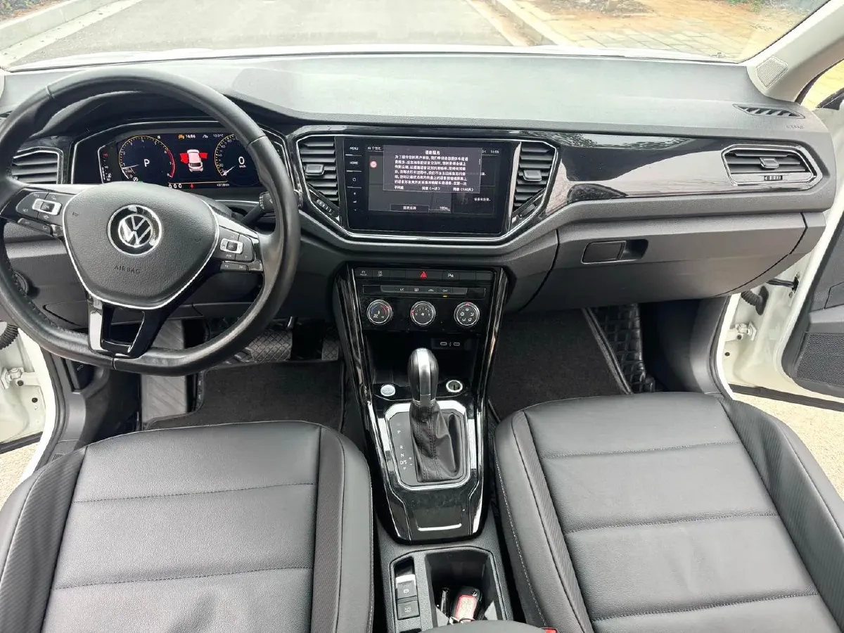 2022 Volkswagen T-Roc 1.4T 150HP L4 7DCT,autocango,china used car exporter,china ev exporter,chinese used car exporter,chinese used ev exporter