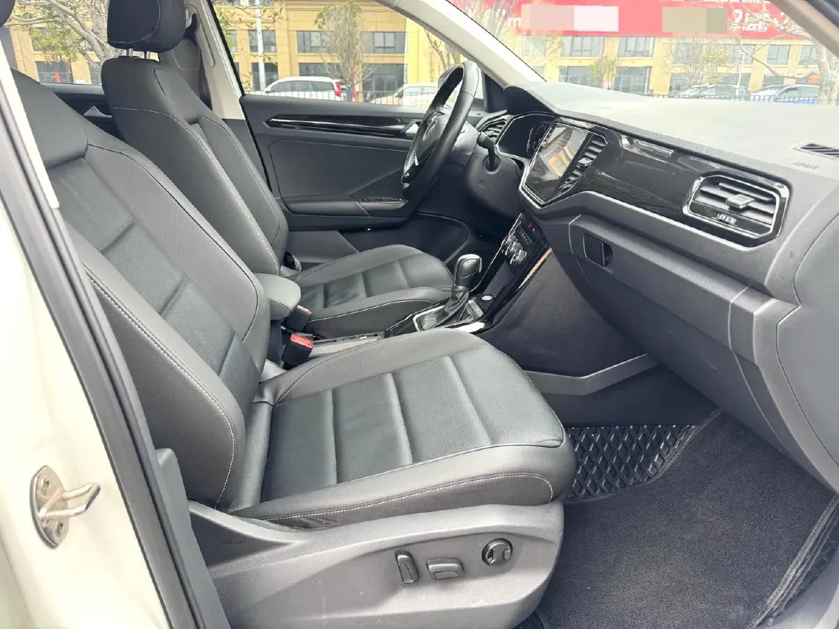 2022 Volkswagen T-Roc 1.4T 150HP L4 7DCT,autocango,china used car exporter,china ev exporter,chinese used car exporter,chinese used ev exporter