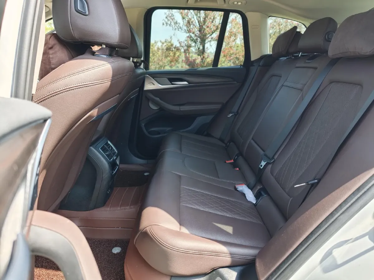 2022 BMW X3 2.0T 252HP L4 8AT,autocango,china used car exporter,china ev exporter,chinese used car exporter,chinese used ev exporter