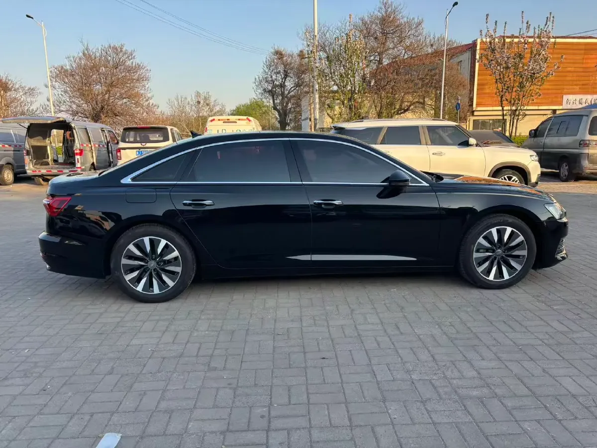 2020 Audi A6L 2.0T 224HP L4 7DCT,autocango,china used car exporter,china ev exporter,chinese used car exporter,chinese used ev exporter