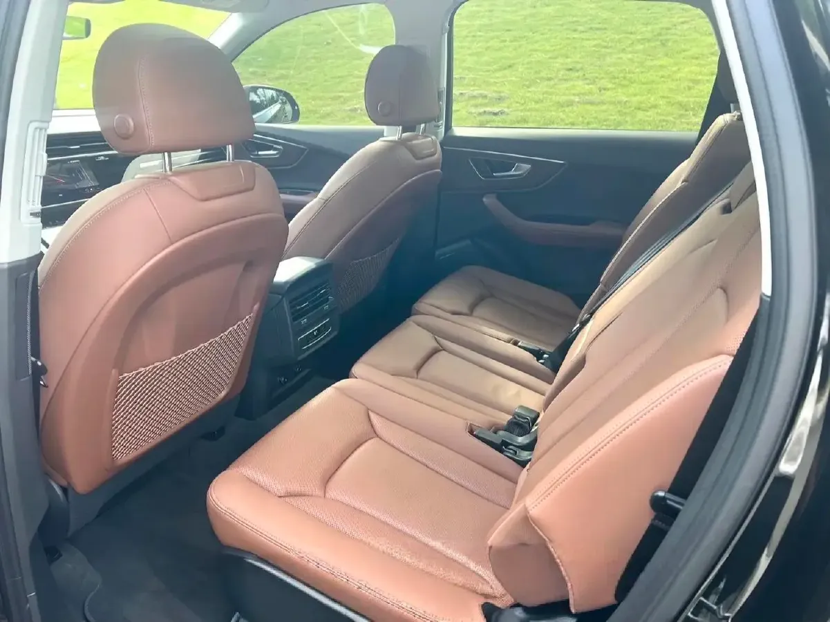 2024 Audi Q7 2.0T 265HP L4 8AT,autocango,china used car exporter,china ev exporter,chinese used car exporter,chinese used ev exporter