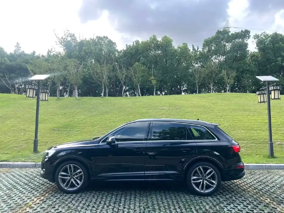 2024 Audi Q7 2.0T 265HP L4 8AT,autocango,china used car exporter,china ev exporter,chinese used car exporter,chinese used ev exporter