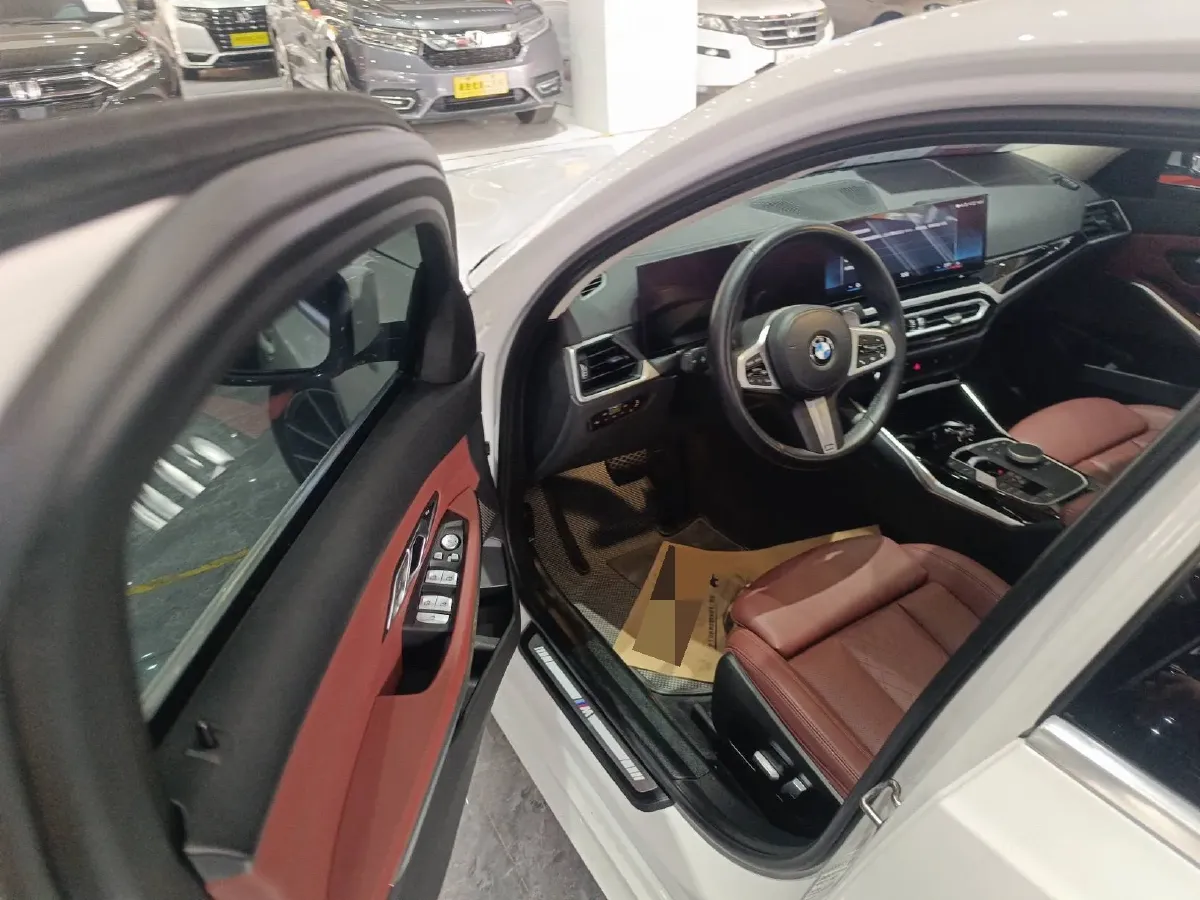 2023 BMW 3 Series 2.0T 156HP L4 8AT,autocango,china used car exporter,china ev exporter,chinese used car exporter,chinese used ev exporter